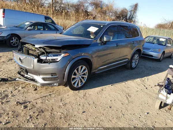 YV4A22PL5J1216042 2018 VOLVO XC90 - Image 2