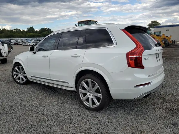 YV4A22PL5J1380830 2018 VOLVO XC90 - Image 2