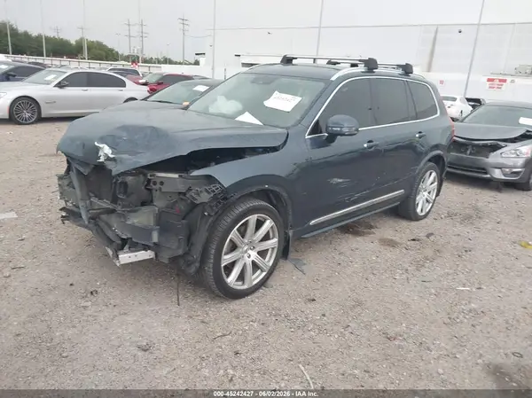 YV4A22PL5J1384229 2018 VOLVO XC90 - Image 2
