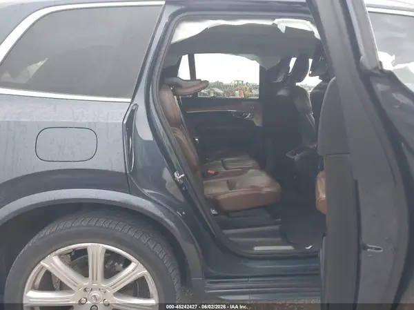 YV4A22PL5J1384229 2018 VOLVO XC90 - Image 8