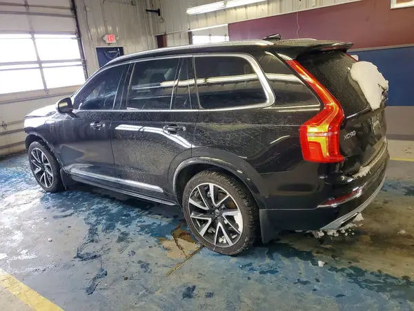 YV4A22PL5K1428215 2019 VOLVO XC90 - Image 2