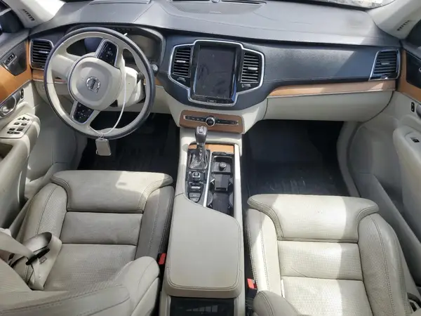 YV4A22PL5K1442812 2019 VOLVO XC90 - Image 8