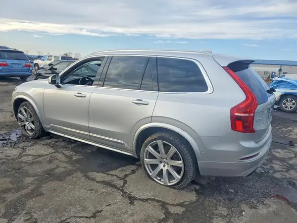YV4A22PL5K1457763 2019 VOLVO XC90 - Image 2