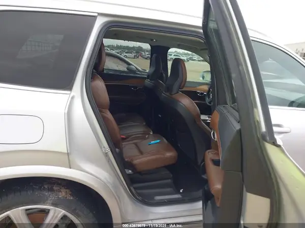YV4A22PL5K1466298 2019 VOLVO XC90 - Image 8