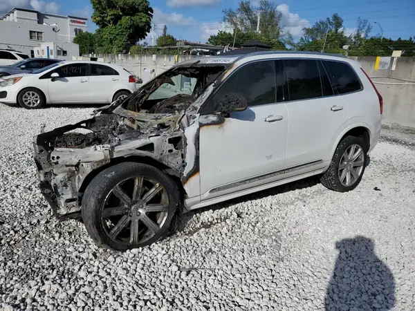 YV4A22PL5K1513846 2019 VOLVO XC90 - Image 1