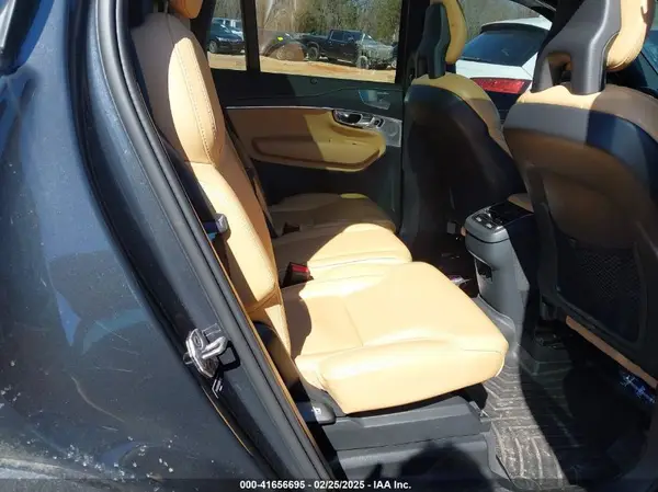 YV4A22PL5N1793465 2022 VOLVO XC90 - Image 8