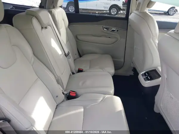 YV4A22PL5N1817022 2022 VOLVO XC90 - Image 8