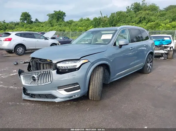 YV4A22PL5N1830482 2022 VOLVO XC90 - Image 2