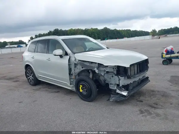 YV4A22PL5N1857990 2022 VOLVO XC90 - Image 1