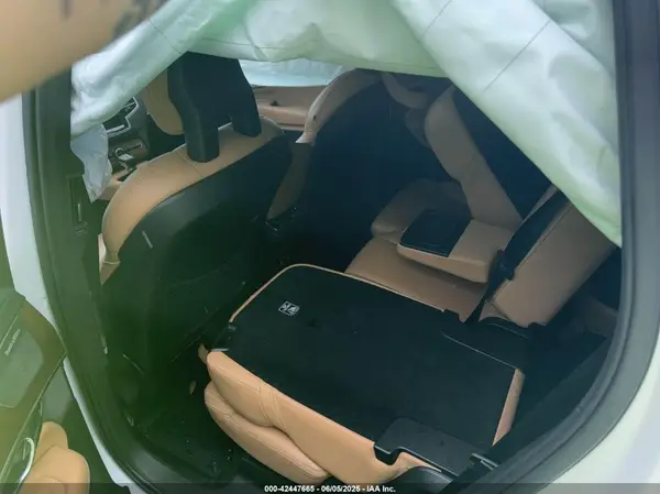 YV4A22PL6G1030065 2016 VOLVO XC90 - Image 8