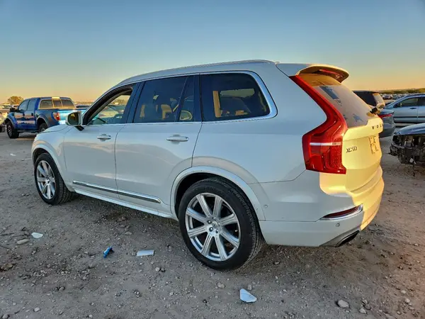 YV4A22PL6G1033595 2016 VOLVO XC90 - Image 2
