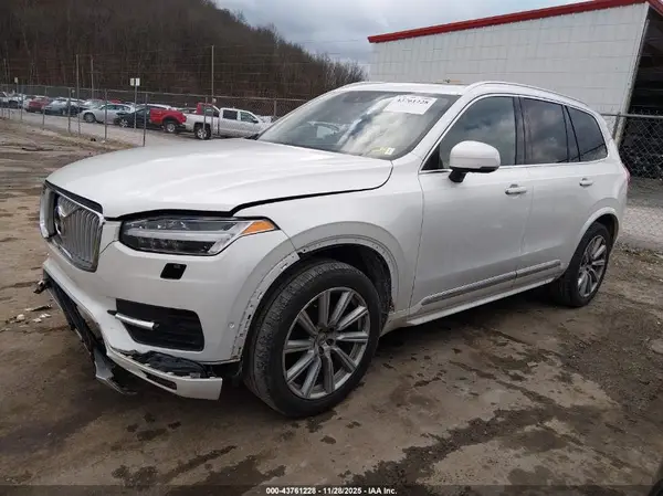 YV4A22PL6G1034598 2016 VOLVO XC90 - Image 2