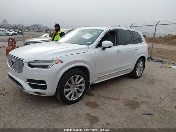 YV4A22PL6G1035900 2016 VOLVO XC90 - Image 2