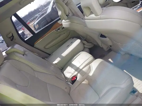 YV4A22PL6G1041969 2016 VOLVO XC90 - Image 8