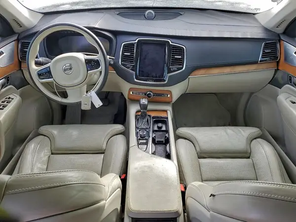 YV4A22PL6G1044337 2016 VOLVO XC90 - Image 8