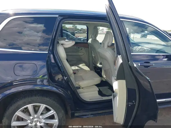 2016 VOLVO XC90 IAAI lot 46009788 auction photo 8