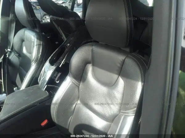 YV4A22PL6H1156301 2017 VOLVO XC90 - Image 8