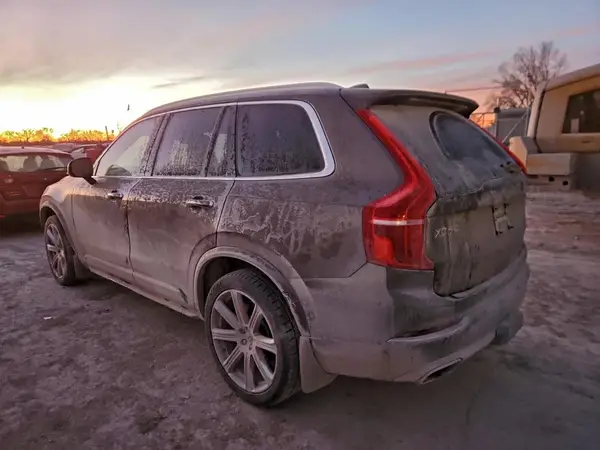 YV4A22PL6H1174796 2017 VOLVO XC90 - Image 2