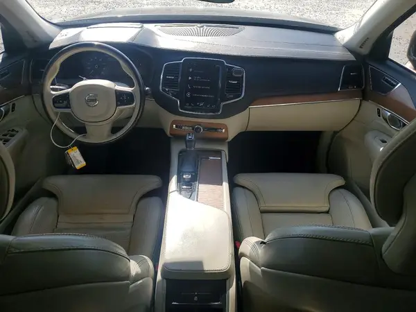 YV4A22PL6J1192902 2018 VOLVO XC90 - Image 8