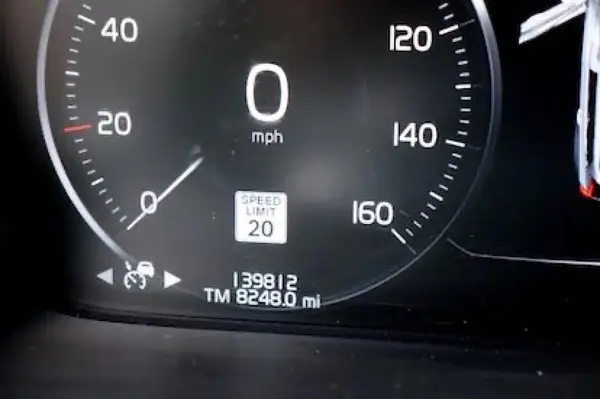 YV4A22PL6J1212XXX 2018 VOLVO XC90 - Image 8