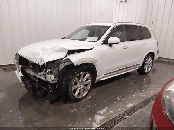 YV4A22PL6J1348419 2018 VOLVO XC90 - Image 2