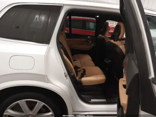 YV4A22PL6J1348419 2018 VOLVO XC90 - Image 8