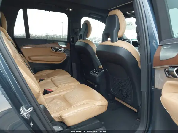YV4A22PL6J1364345 2018 VOLVO XC90 - Image 8