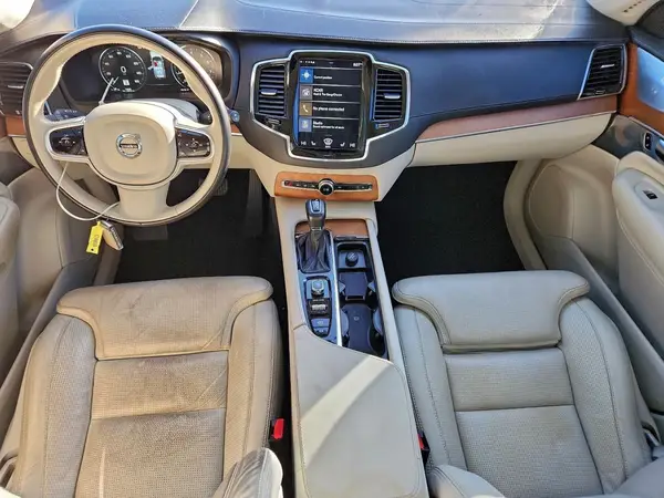 YV4A22PL6K1423055 2019 VOLVO XC90 - Image 8