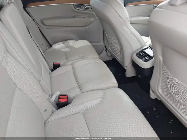 YV4A22PL6K1425906 2019 VOLVO XC90 - Image 8