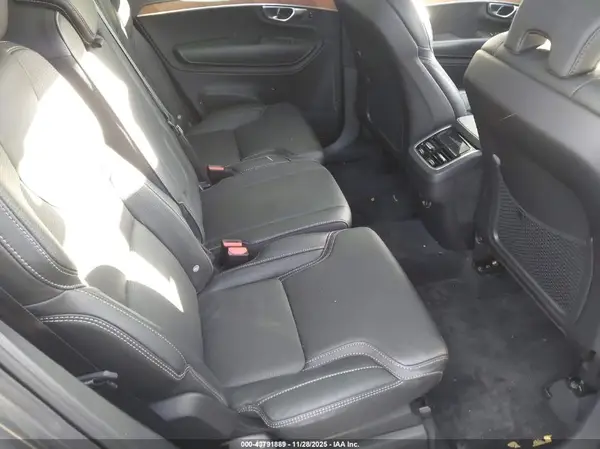 YV4A22PL6K1430703 2019 VOLVO XC90 - Image 8