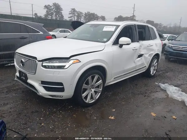 YV4A22PL6K1440843 2019 VOLVO XC90 - Image 2