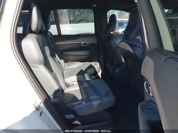 YV4A22PL6N1828806 2022 VOLVO XC90 - Image 8