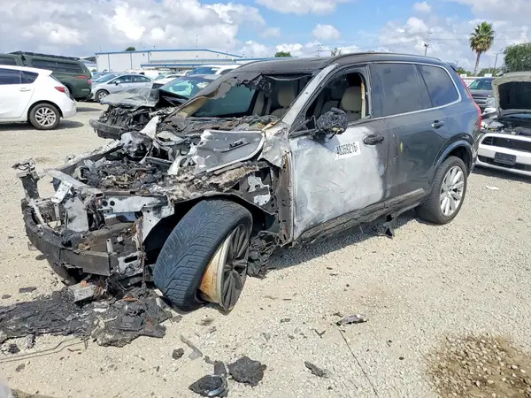 YV4A22PL7G1032293 2016 VOLVO XC90 - Image 1