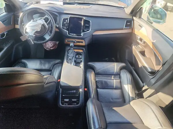 YV4A22PL7G1057310 2016 VOLVO XC90 - Image 8