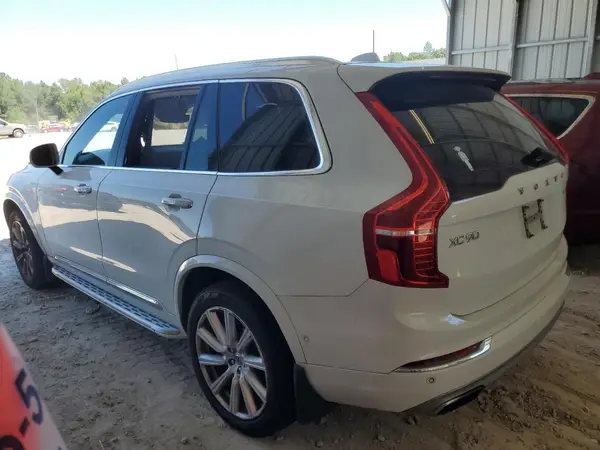 YV4A22PL7H1140656 2017 VOLVO XC90 - Image 2