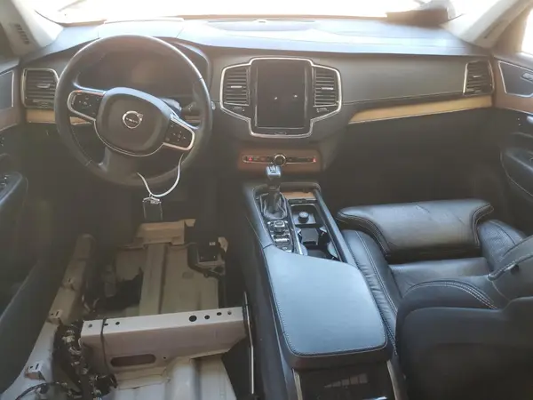 YV4A22PL7H1140656 2017 VOLVO XC90 - Image 8