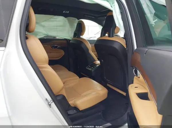 YV4A22PL7H1152774 2017 VOLVO XC90 - Image 8