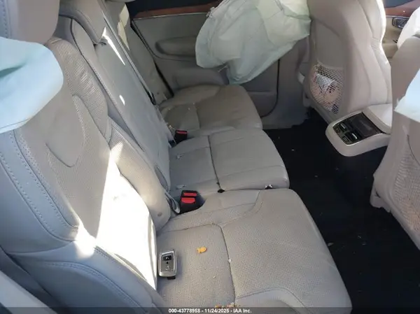 YV4A22PL7H1154668 2017 VOLVO XC90 - Image 8