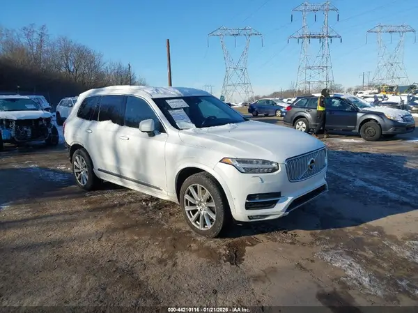 YV4A22PL7J1193394 2018 VOLVO XC90 - Image 1