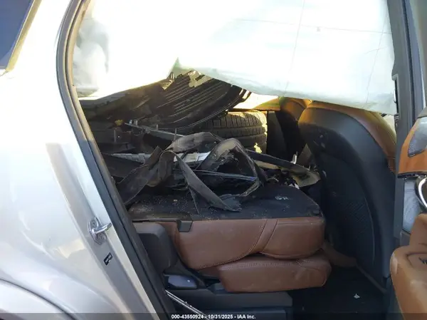 YV4A22PL7J1201834 2018 VOLVO XC90 - Image 8