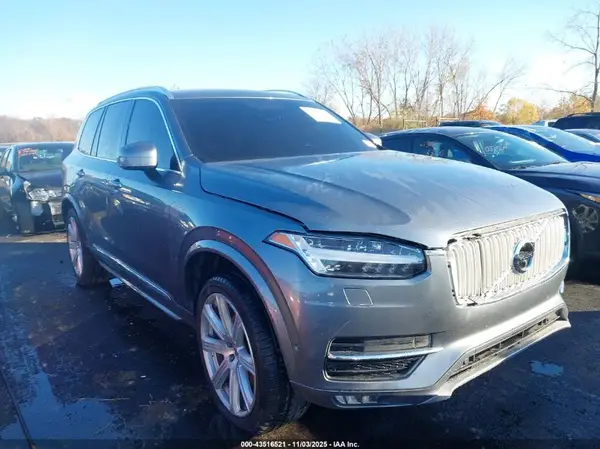 YV4A22PL7J1336795 2018 VOLVO XC90 - Image 1