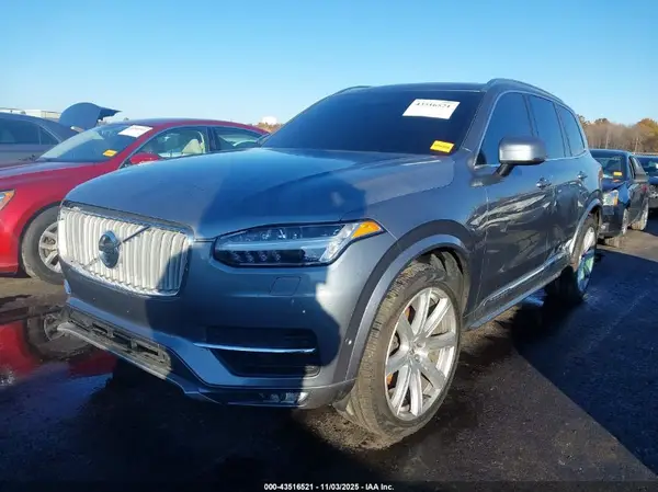 YV4A22PL7J1336795 2018 VOLVO XC90 - Image 2