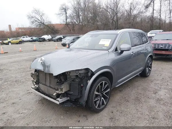 YV4A22PL7J1339163 2018 VOLVO XC90 - Image 2