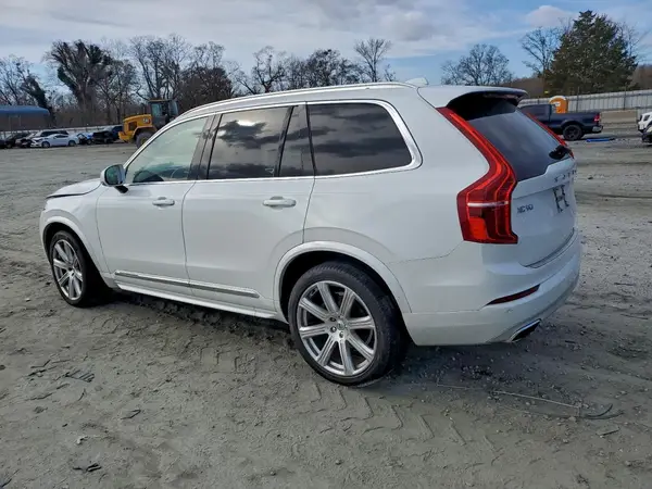 YV4A22PL7J1371093 2018 VOLVO XC90 - Image 2