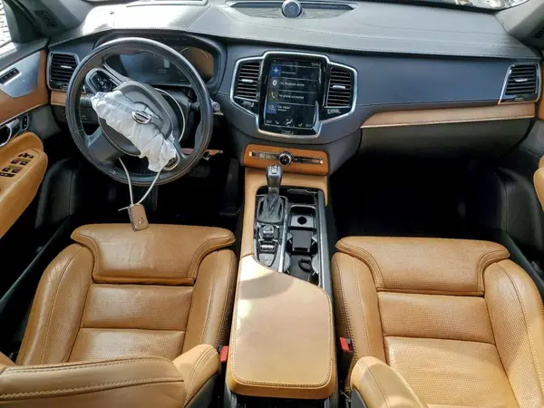 YV4A22PL7J1371093 2018 VOLVO XC90 - Image 8