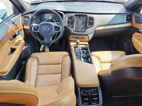 YV4A22PL7J1372034 2018 VOLVO XC90 - Image 8