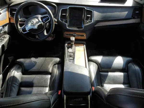 YV4A22PL7J1375029 2018 VOLVO XC90 - Image 8