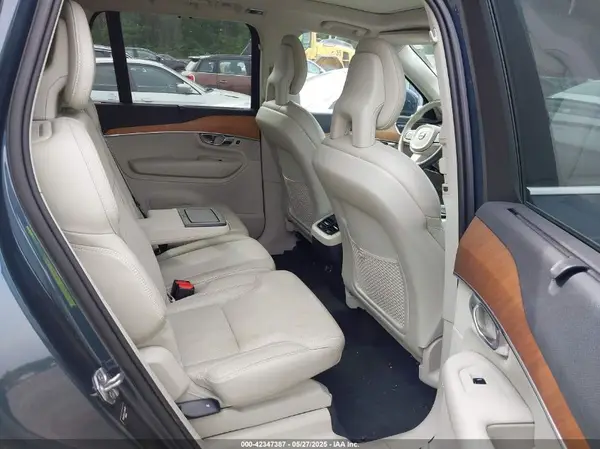YV4A22PL7J1384300 2018 VOLVO XC90 - Image 8