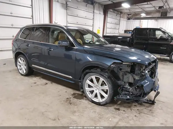 YV4A22PL7J1386340 2018 VOLVO XC90 - Image 1