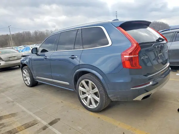 YV4A22PL7K1416048 2019 VOLVO XC90 - Image 2